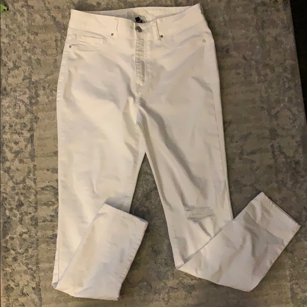 White levis jeans